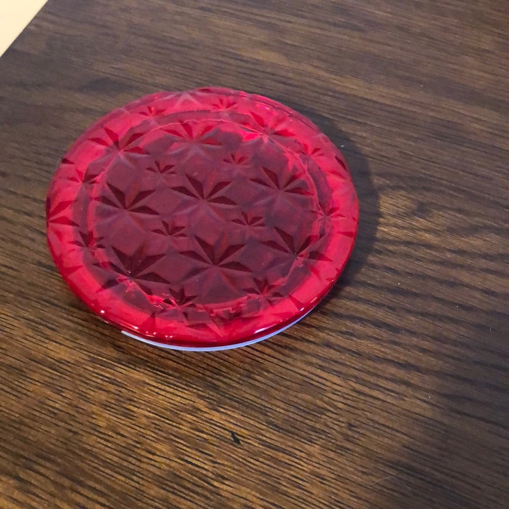 Bath & Body Works 3-wick candle topper lid red Christmas holiday!